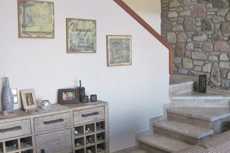 Realty photo 3