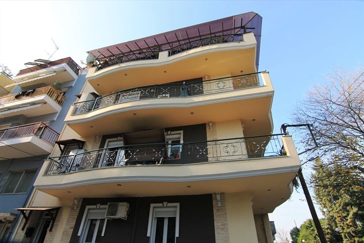 Realty photo 2