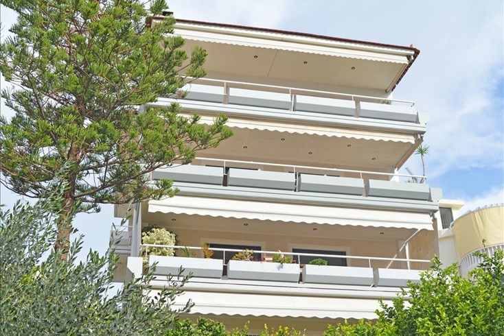 Realty photo 1