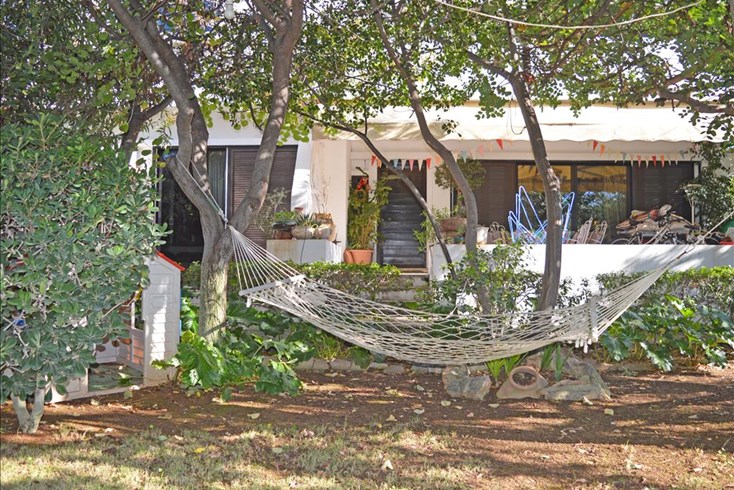 Realty photo 3