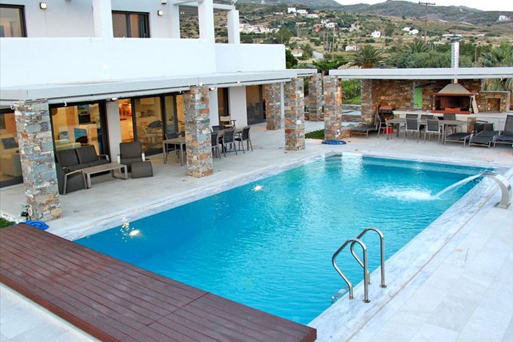 Realty photo 1