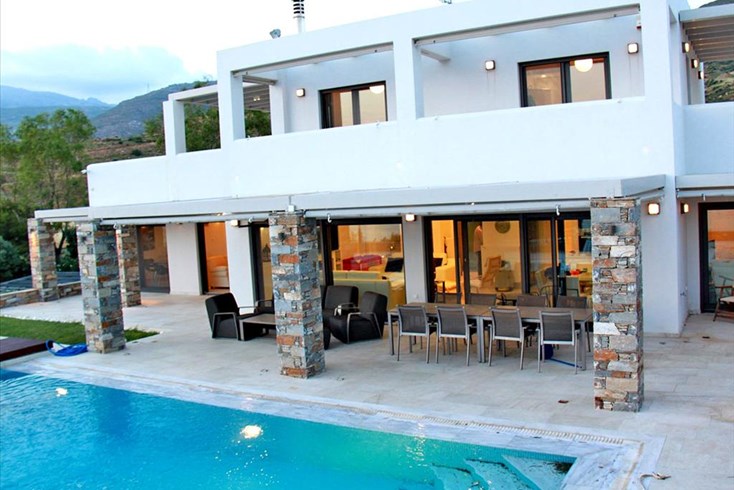 Realty photo 2