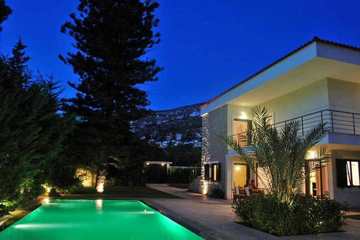 Realty photo 3