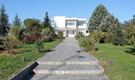 Villa 500 m² on the Olympic Coast