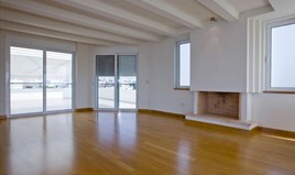 بيت صغير 240 m² في أثينا