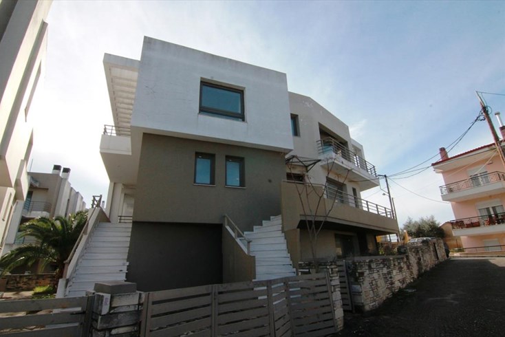 Realty photo 2