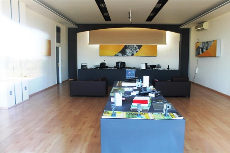 Realty photo 2