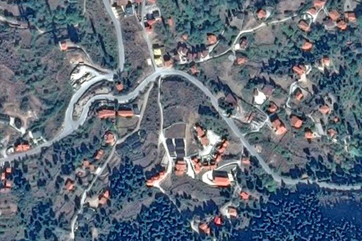 Realty photo 3