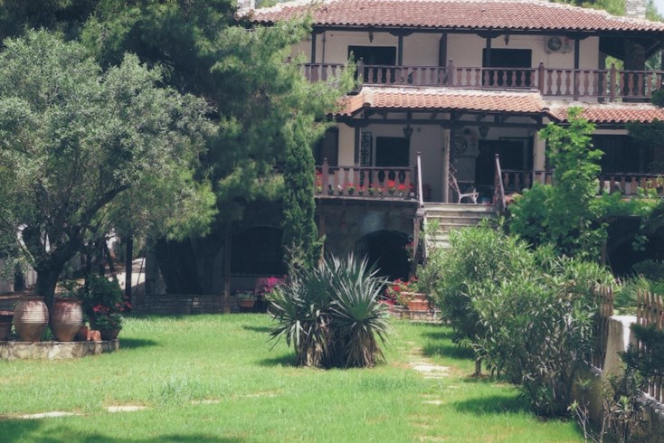 Realty photo 3