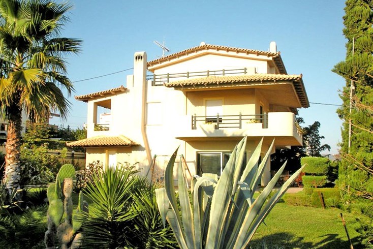 Realty photo 1