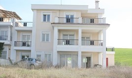 Kuća 300 m² u predgrađu Soluna