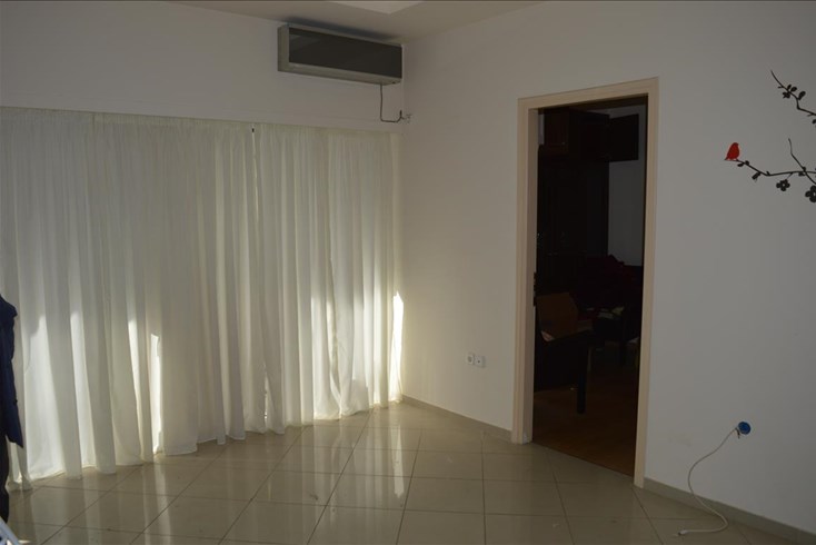 Realty photo 1
