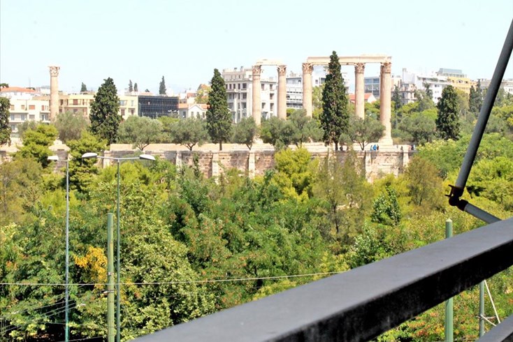 Realty photo 1