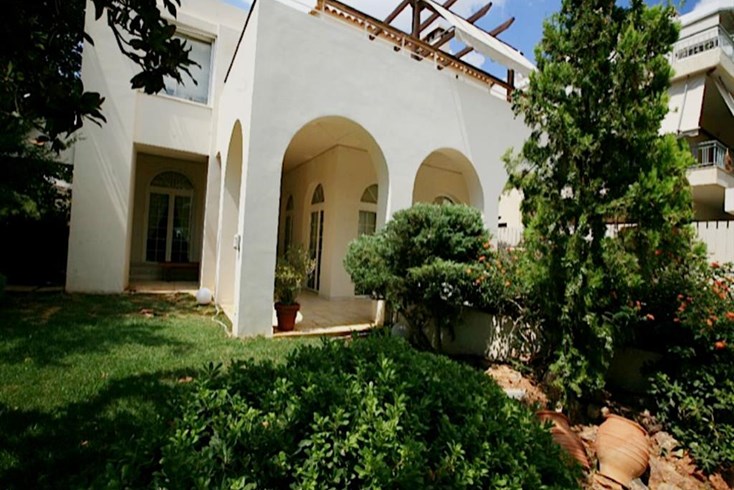 Realty photo 1