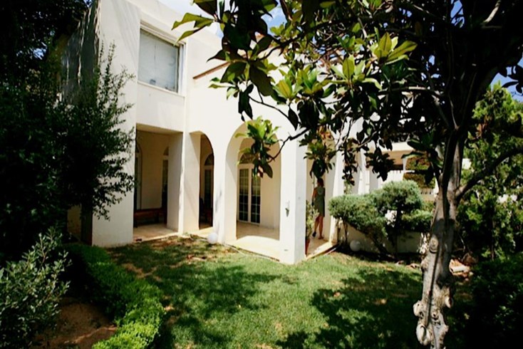 Realty photo 2