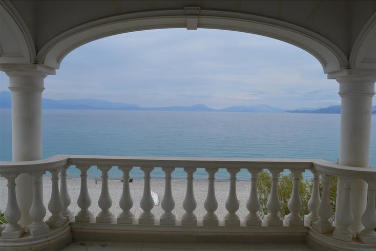 Realty photo 3