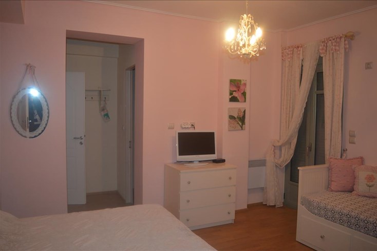 Realty photo 3