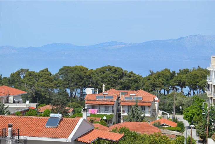 Realty photo 1