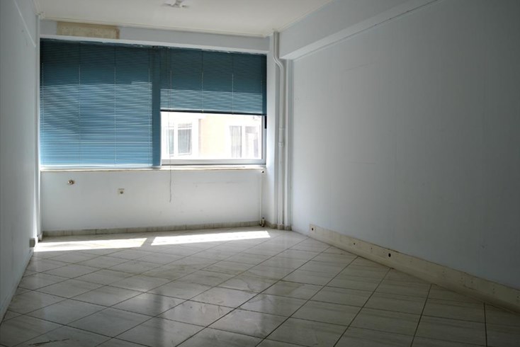 Realty photo 3
