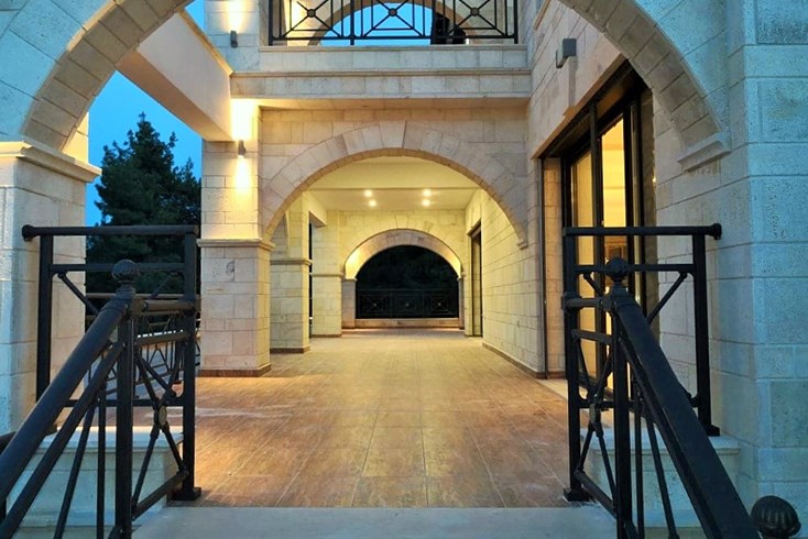 Realty photo 3