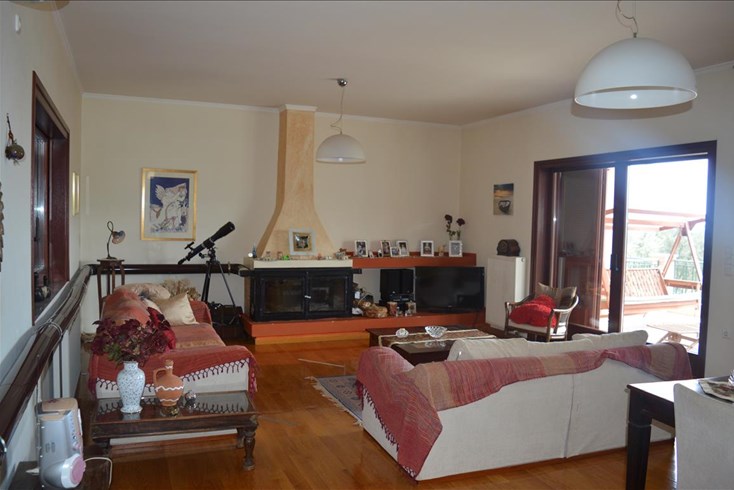 Realty photo 2