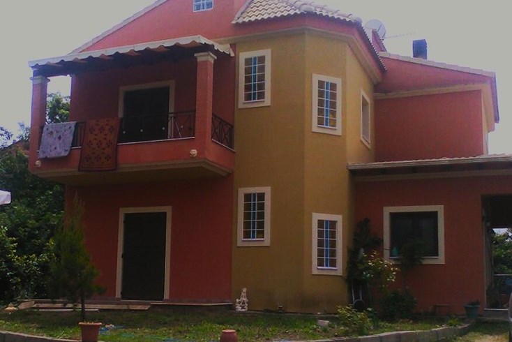 Realty photo 1