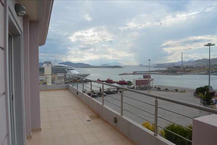 Realty photo 2