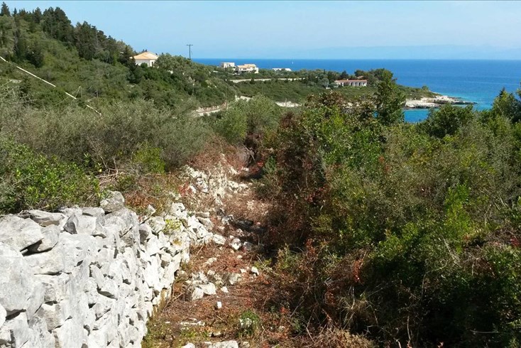 Realty photo 2