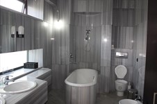 Property 172 photo 14