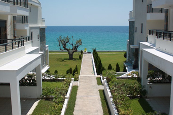 Realty photo 3