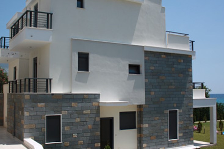 Realty photo 2