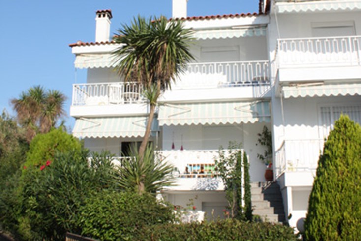 Realty photo 2