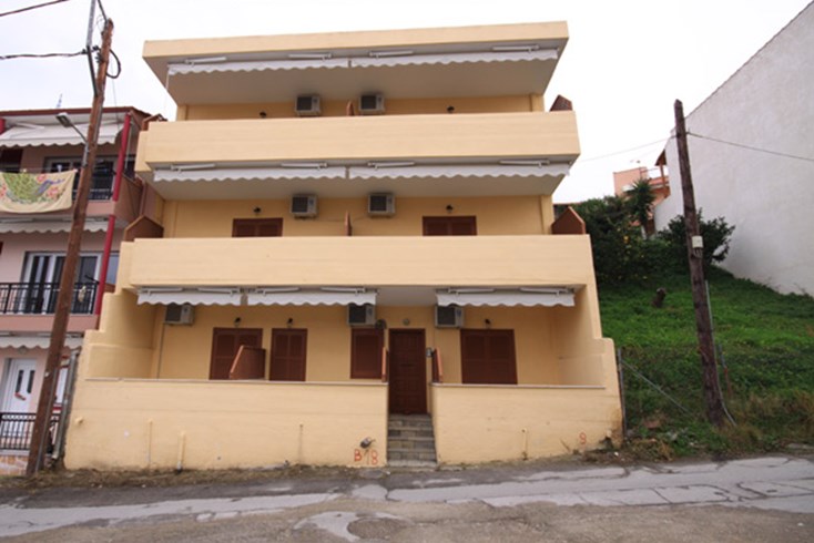 Realty photo 2