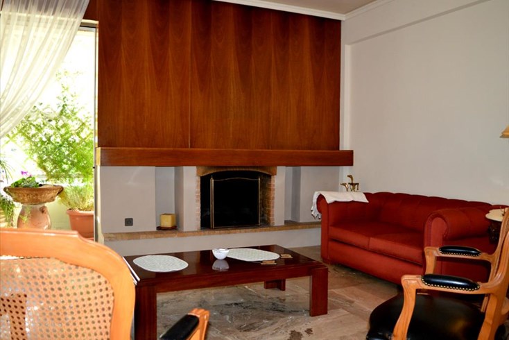 Realty photo 1