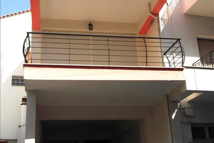 Realty photo 1