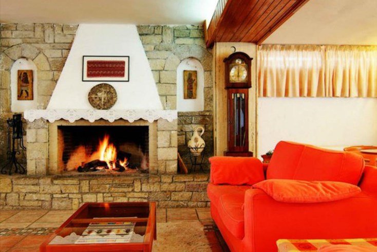 Realty photo 2