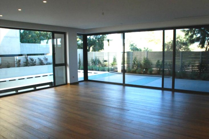 Realty photo 2