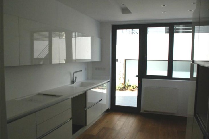 Realty photo 3