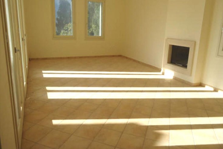 Realty photo 2