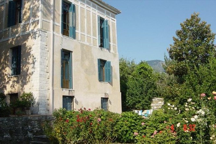 Realty photo 2