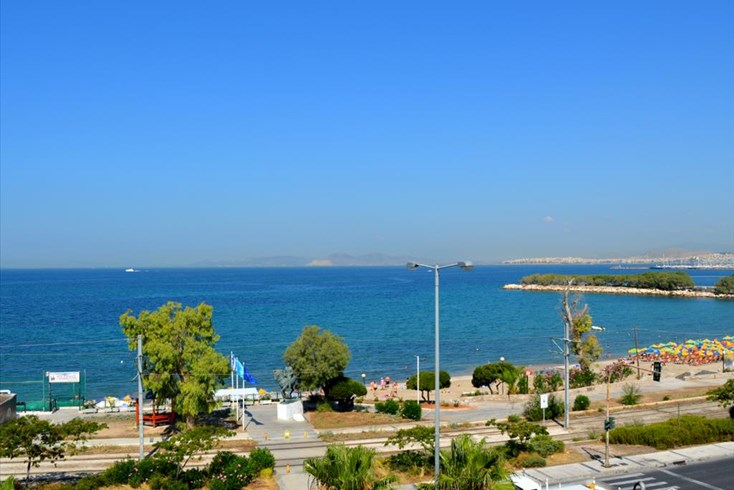 Realty photo 2