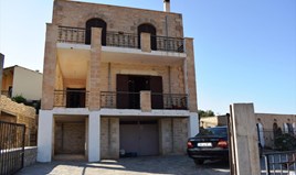 კუნძული 240 m² კრეტაზე