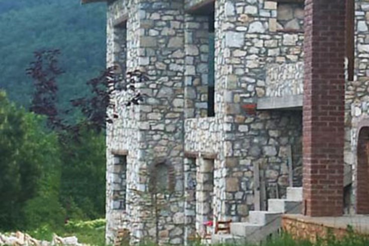 Realty photo 2