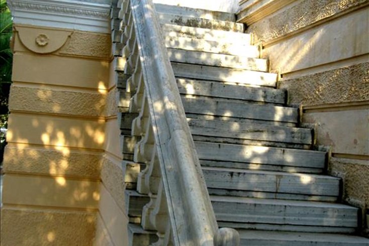 Realty photo 2