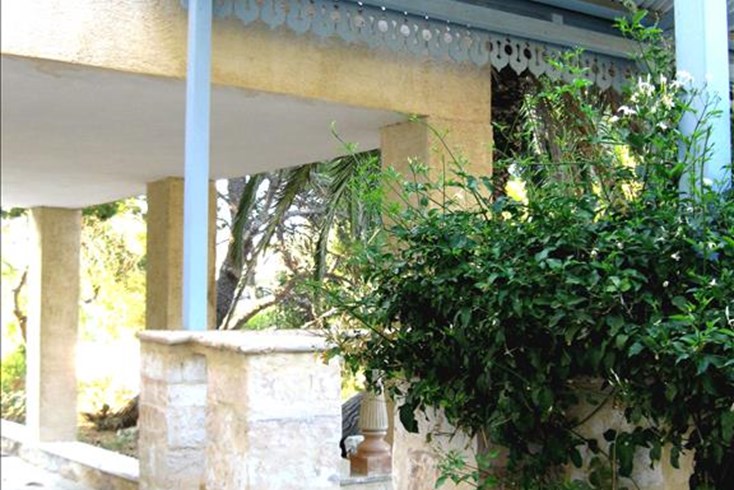 Realty photo 3