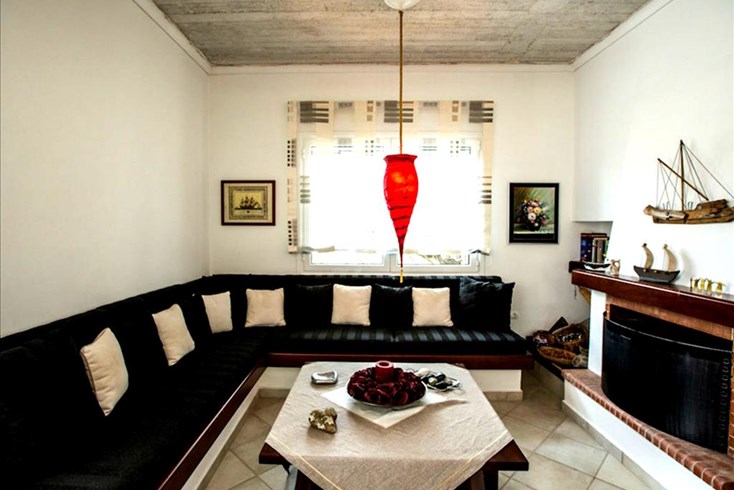 Realty photo 3