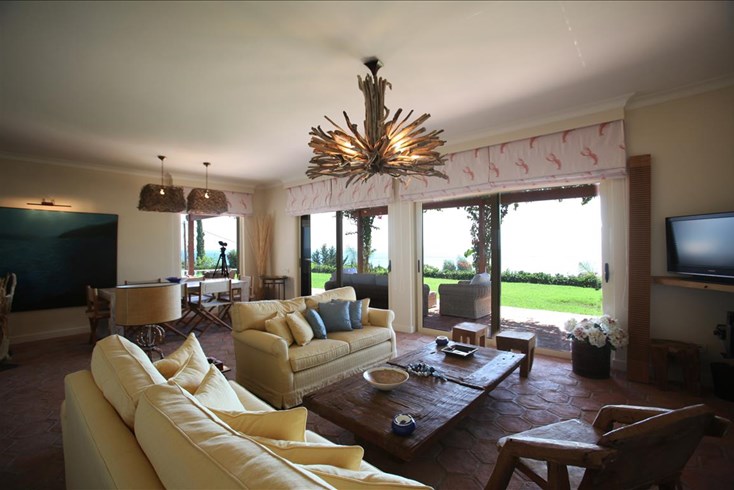 Realty photo 2