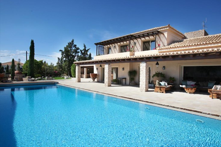 Realty photo 1