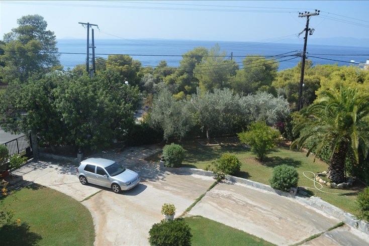 Realty photo 1
