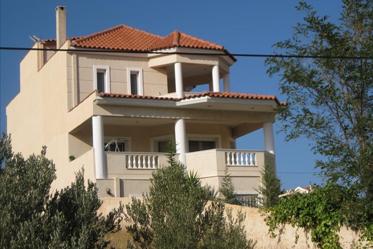 Realty photo 1